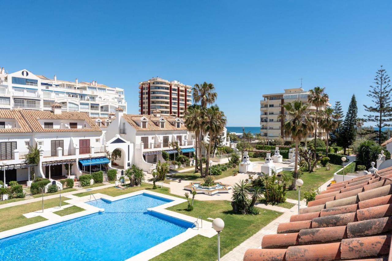 Townhouse Beachside Фуэнхирола Экстерьер фото