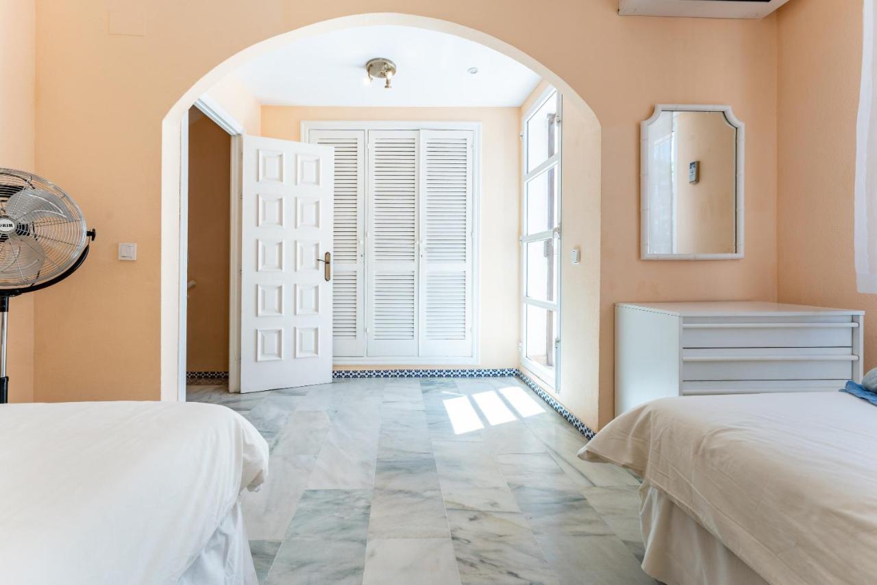 Townhouse Beachside Фуэнхирола Экстерьер фото