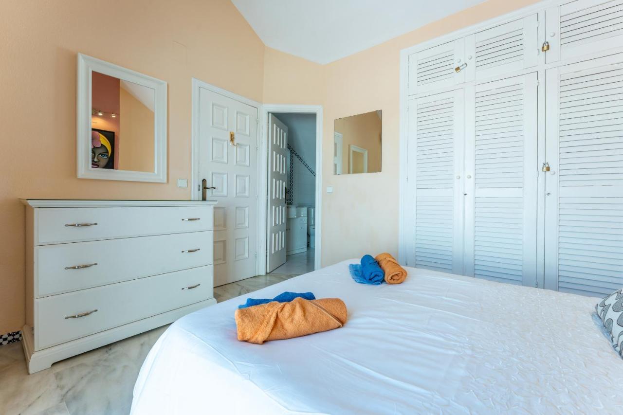 Townhouse Beachside Фуэнхирола Экстерьер фото